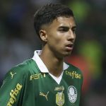 Manchester City vise le défenseur brésilien Vitor Reis