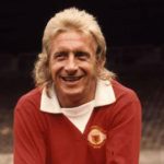 Manchester United rend hommage à Denis Law après son décès