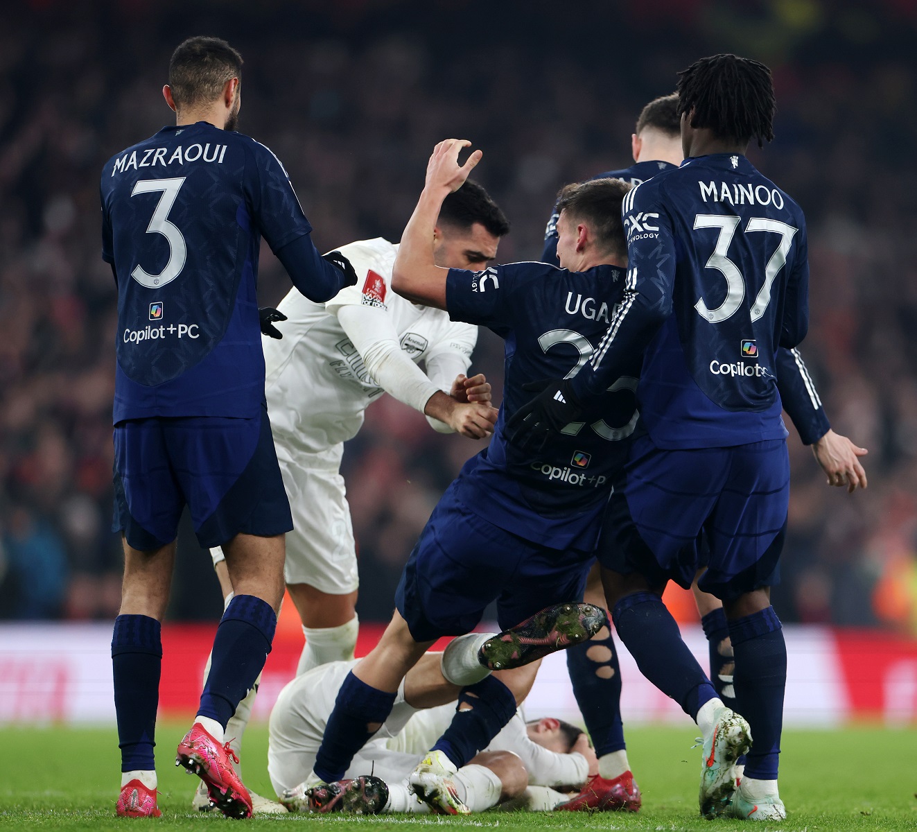 Manuel Ugarte risque une suspension de trois matchs après l-altercation