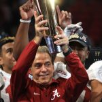 Saban et Meyer rejoignent le Hall of Fame du football universitaire en 2025