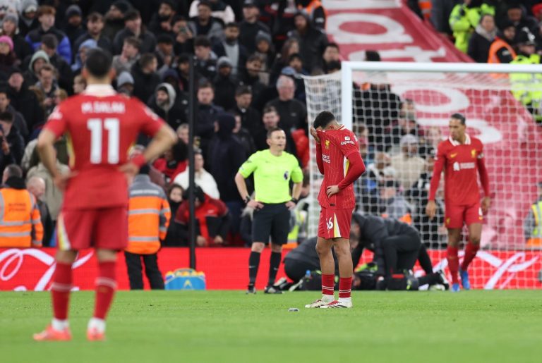 Trent Alexander-Arnold déçoit lors du match Liverpool-Man Utd