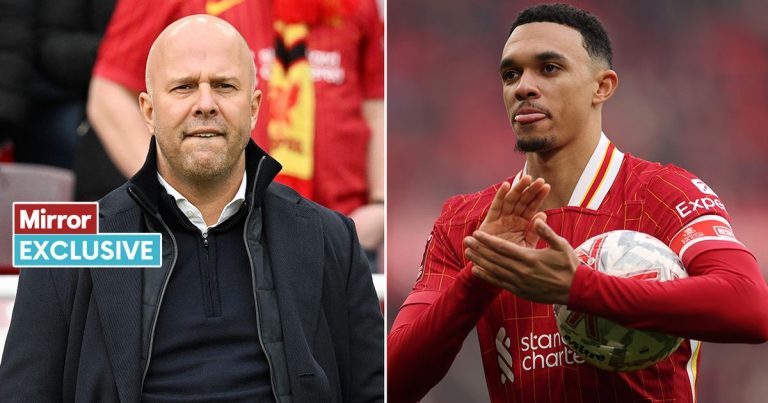 Trent Alexander-Arnold et Arne Slot - Leçons d-un entraîneur