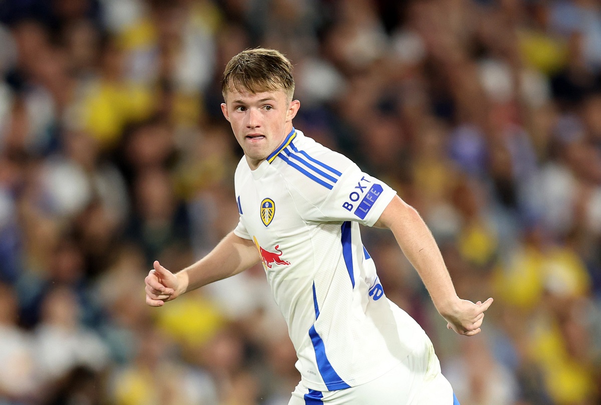 Joe Gelhardt lors d'un match avec Leeds United