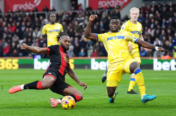 Marc Guehi en action pour Crystal Palace