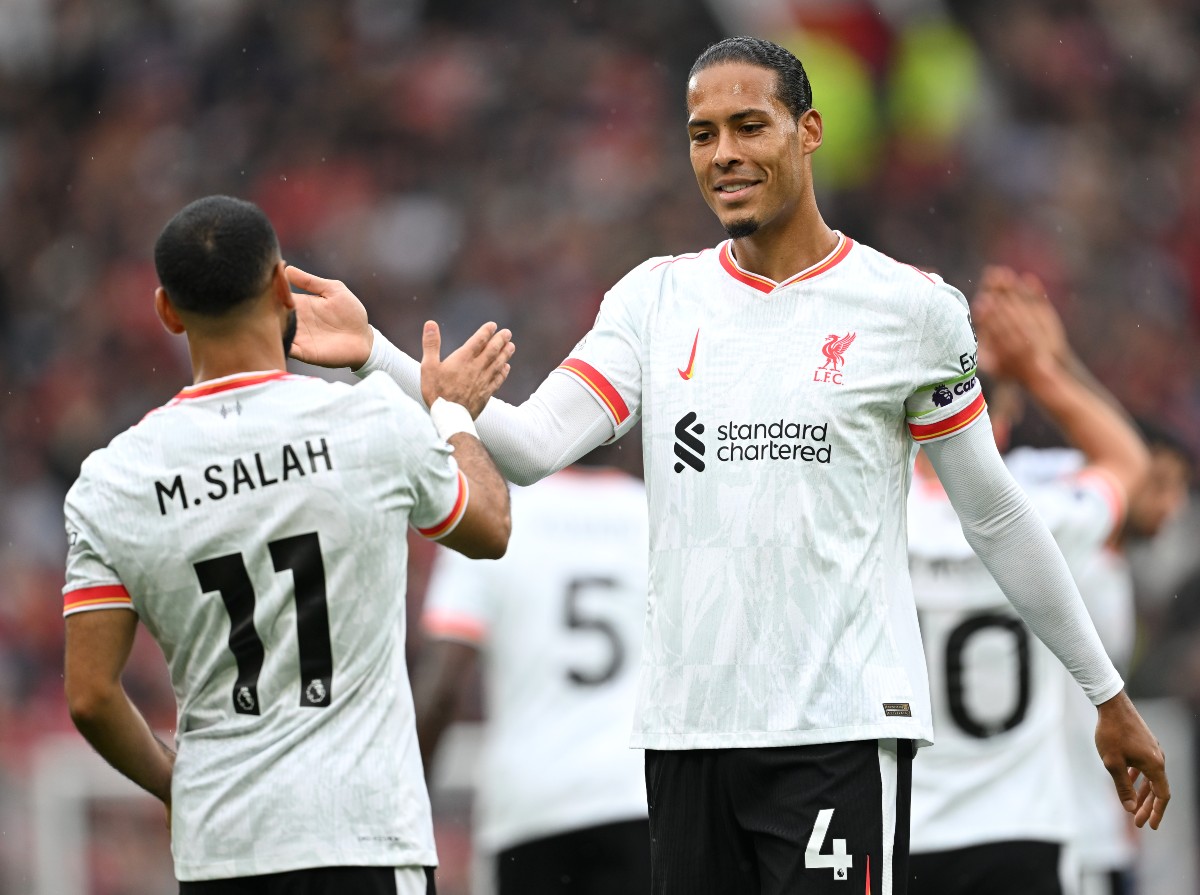 Mohamed Salah et Virgil van Dijk célèbrent une victoire de Liverpool