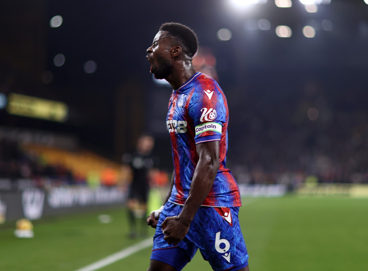 Marc Guehi célèbre un but pour Crystal Palace.