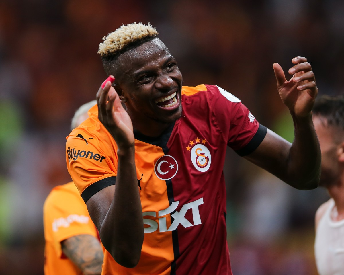 Victor Osimhen célèbre avec Galatasaray