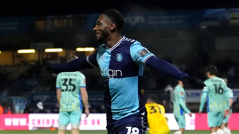 Brandon Hanlan marque pour Wycombe