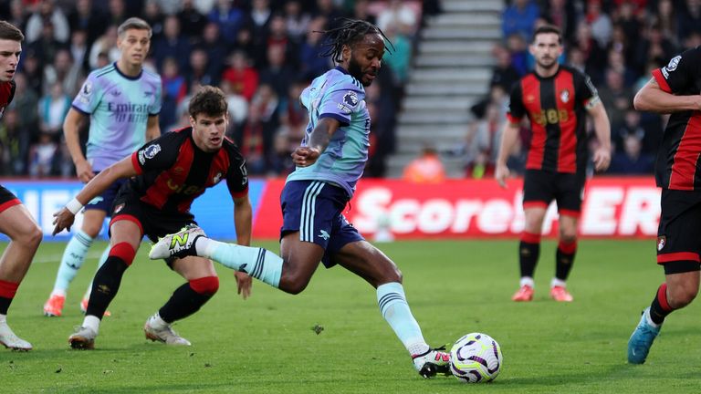 Raheem Sterling tire au but contre Bournemouth