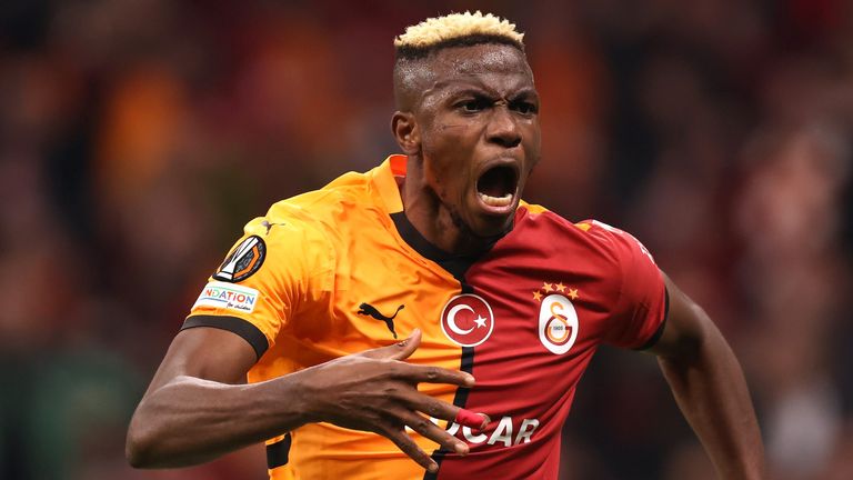 Victor Osimhen célèbre après avoir marqué pour Galatasaray contre Tottenham