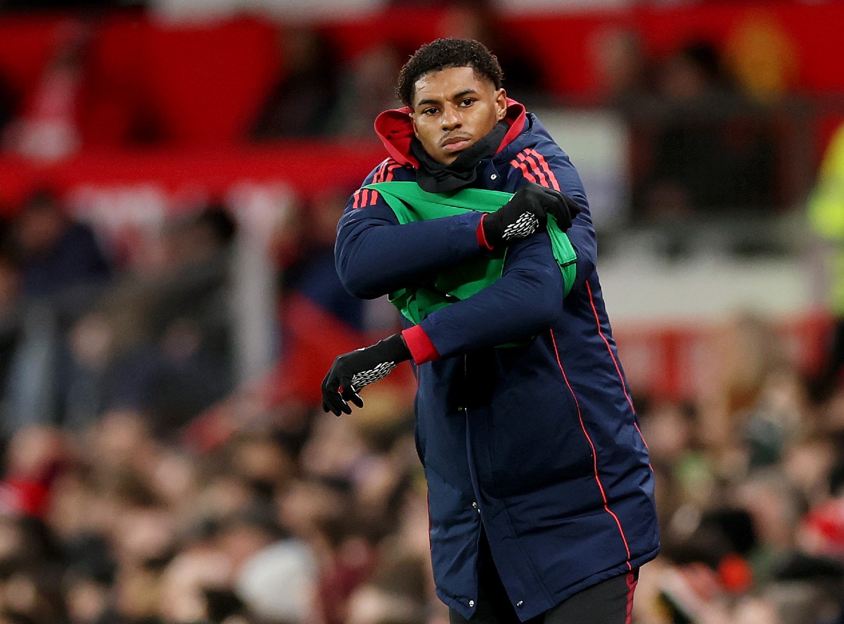 Marcus Rashford retirant son brassard