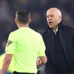 Arne Slot accusé par la FA après son expulsion à Goodison Park