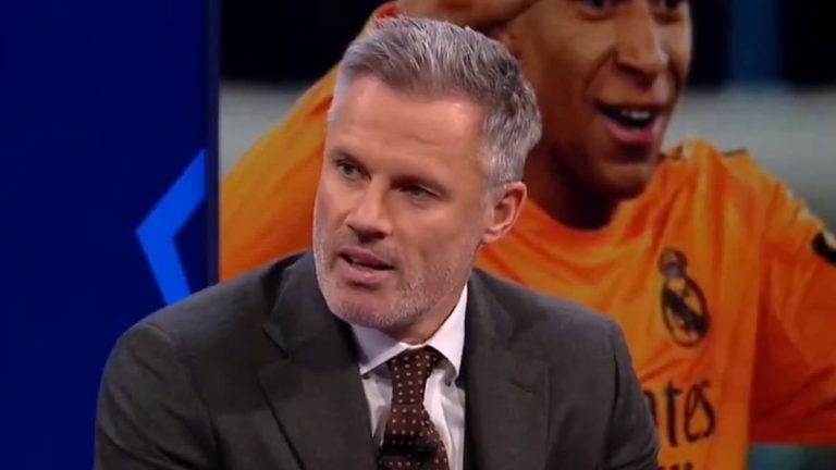 Carragher critique le tifo des fans de City moquant Vinicius Jr