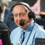 Dick Vitale - retour émouvant au basket universitaire à Clemson