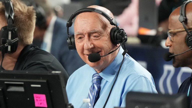 Dick Vitale - retour émouvant au basket universitaire à Clemson