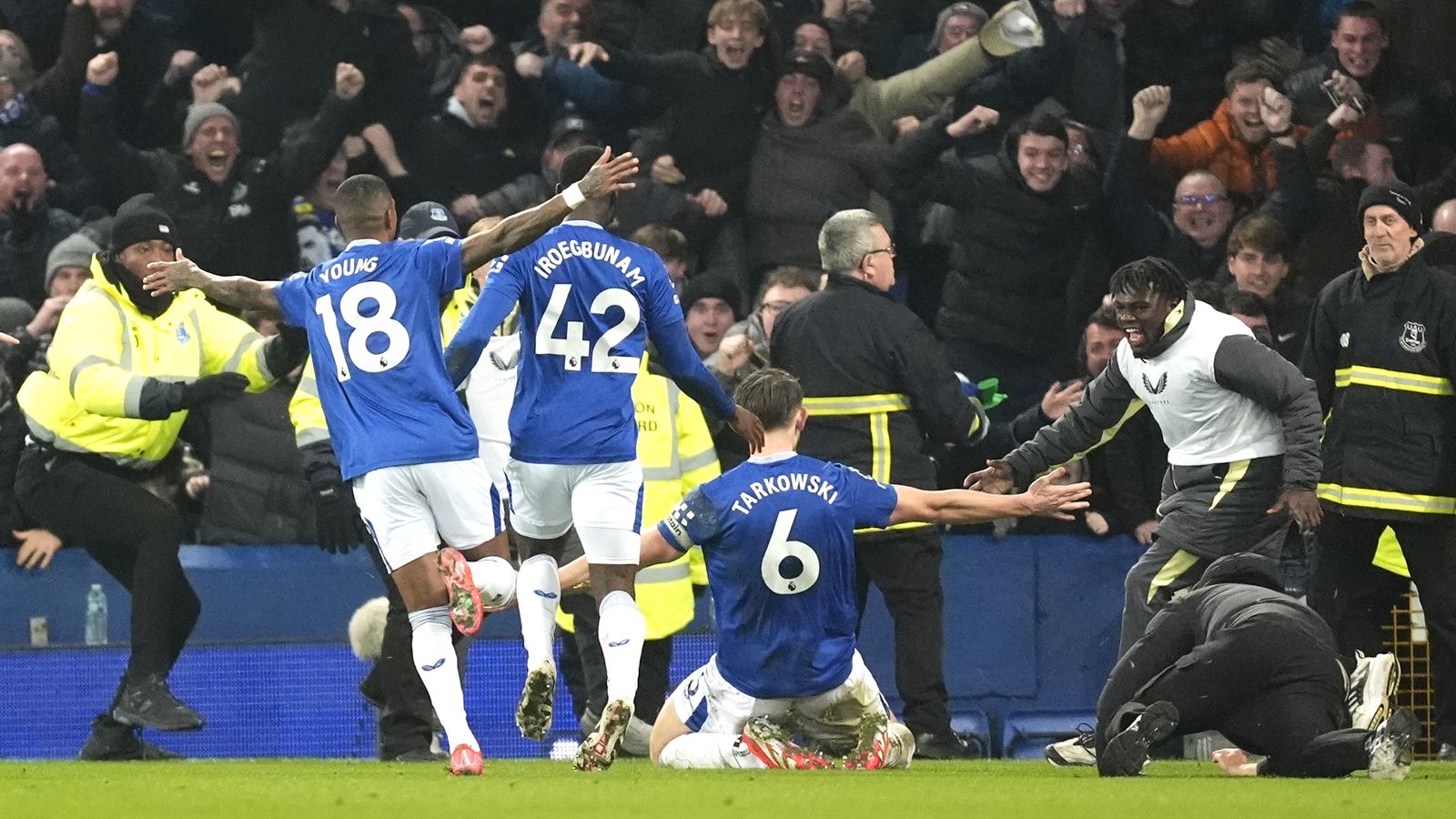 Égalité spectaculaire - Everton 2-2 Liverpool au Goodison Park