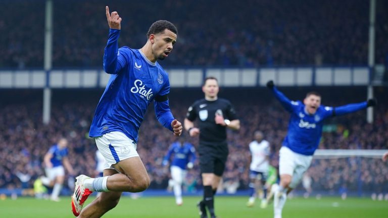 Everton bat Tottenham 3-2 - Calvert-Lewin et Ndiaye brillent