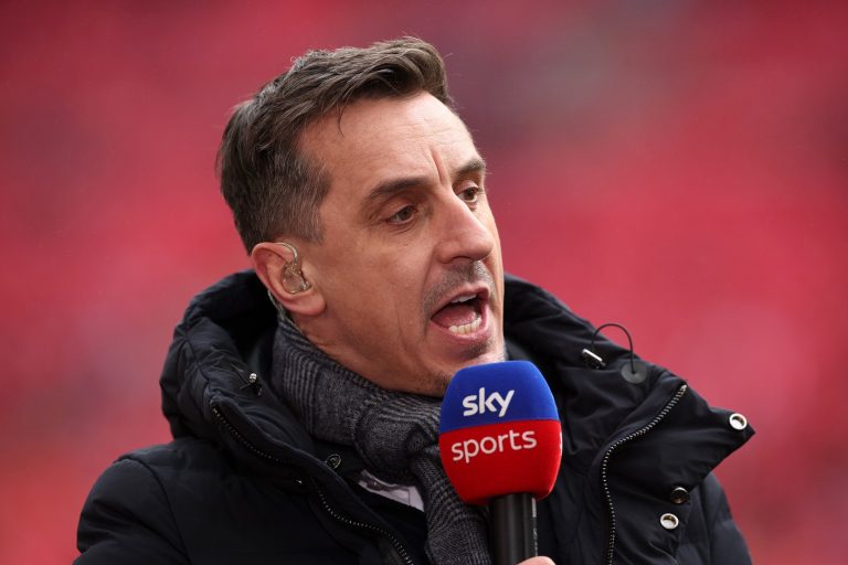 Gary Neville critique les tactiques de Man United après la défaite