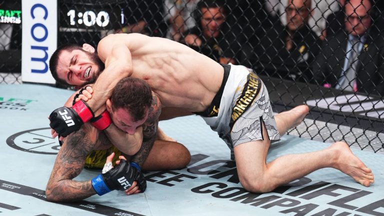 Islam Makhachev conserve son titre UFC contre Renato Moicano