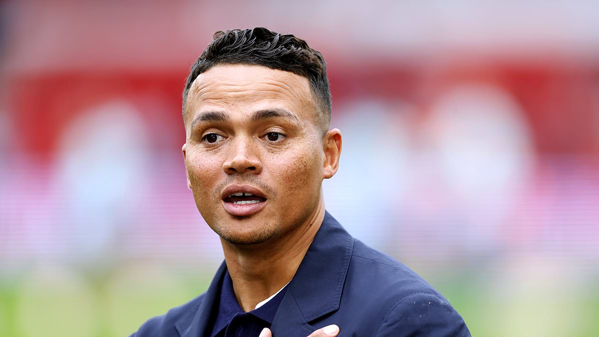 Jermaine Jenas revient au commentaire après son licenciement