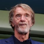 Jim Ratcliffe discute des prix des billets avec les fans de Man United