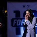 Kelsey Plum - Retraite du maillot No. 10 par Washington