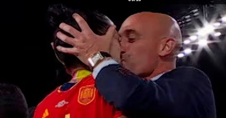 Le Baiser de Rubiales - Un Réveil sur le Sexisme dans le Football