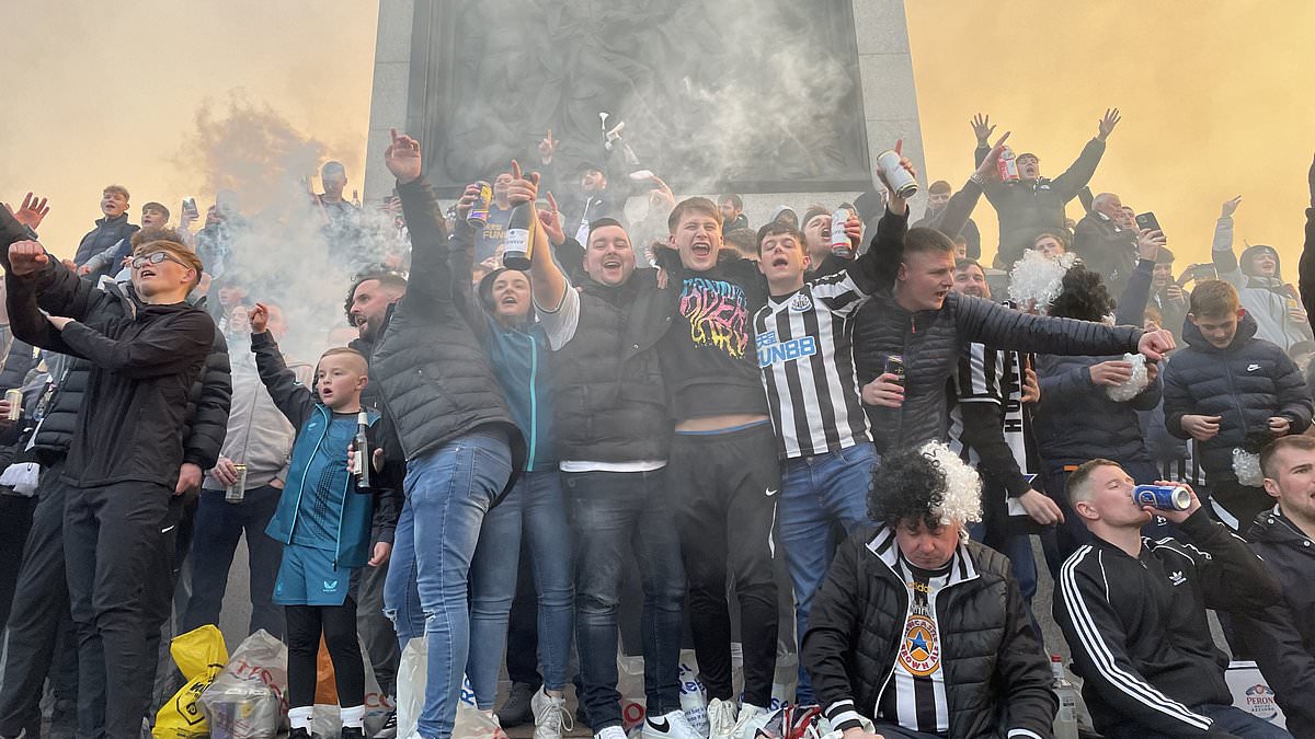 Les fans de Newcastle bloqués à Trafalgar Square avant la finale