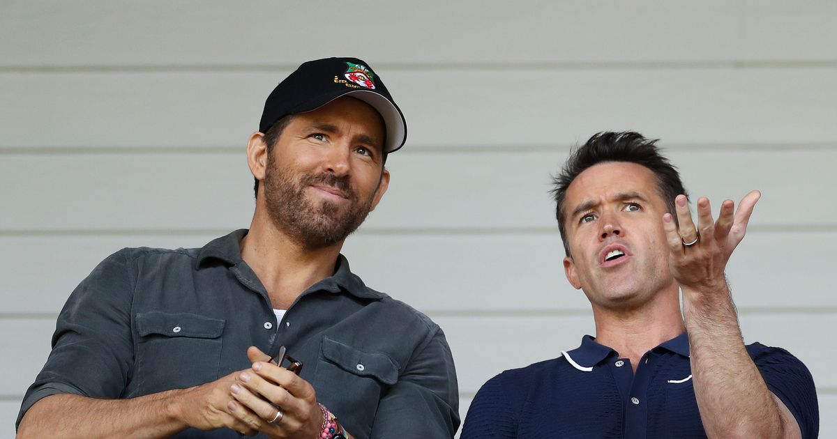 Les fans divisés sur le nouveau Kop de Wrexham - Ryan Reynolds en ligne de mire