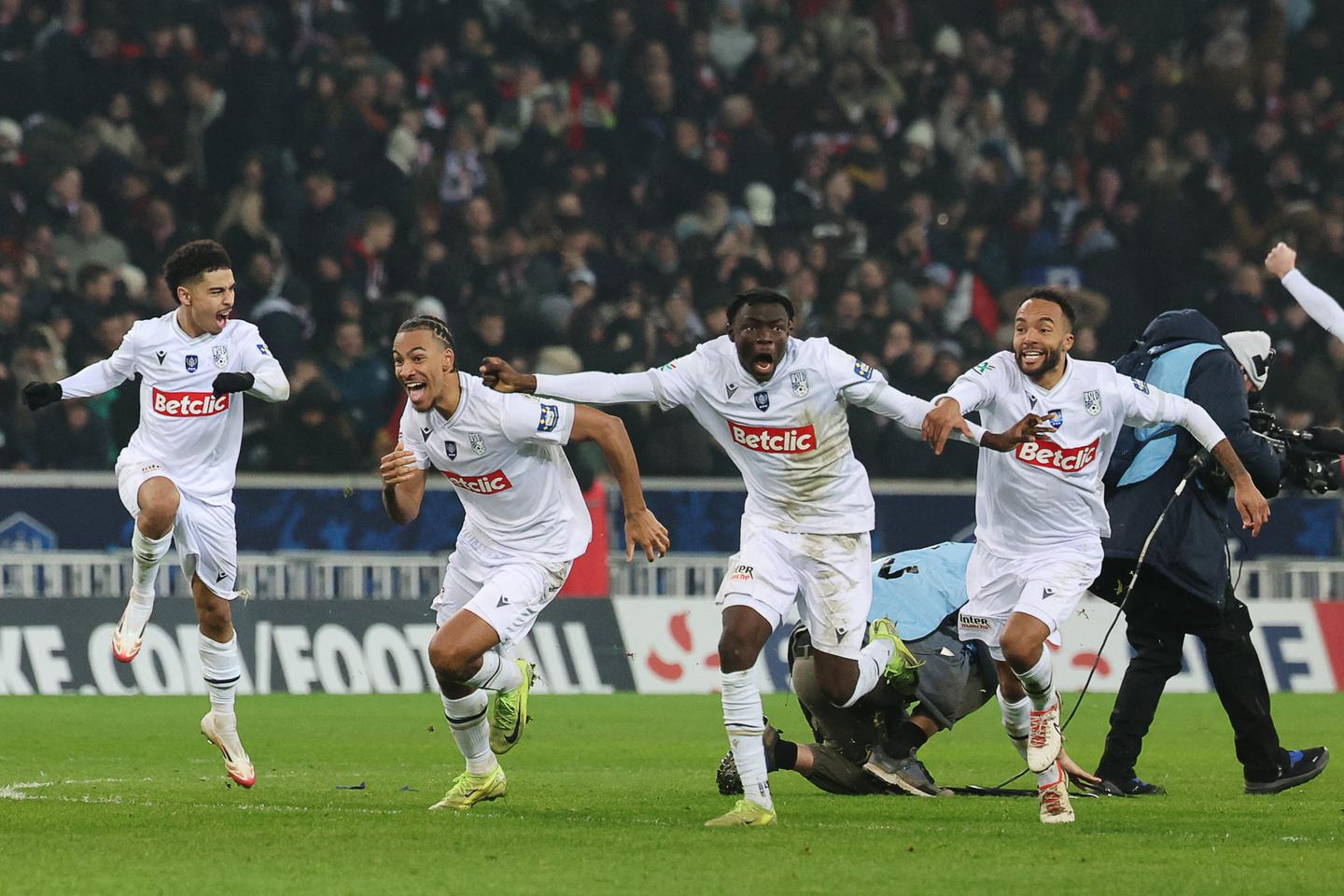 Lille surpris par Dunkerque- PSG et Brest qualifiés en quarts