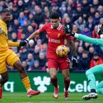 Liverpool bat Wolverhampton 2-1 et maintient son avance en PL