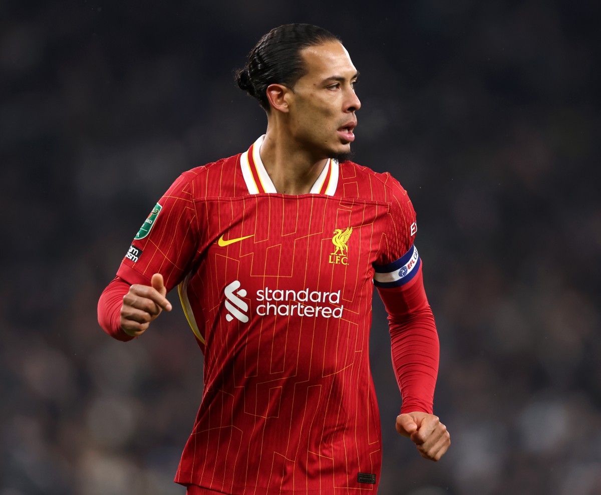 Liverpool cible des défenseurs pour remplacer Van Dijk