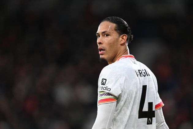 Liverpool prépare le remplacement de Van Dijk avec un jeune talent