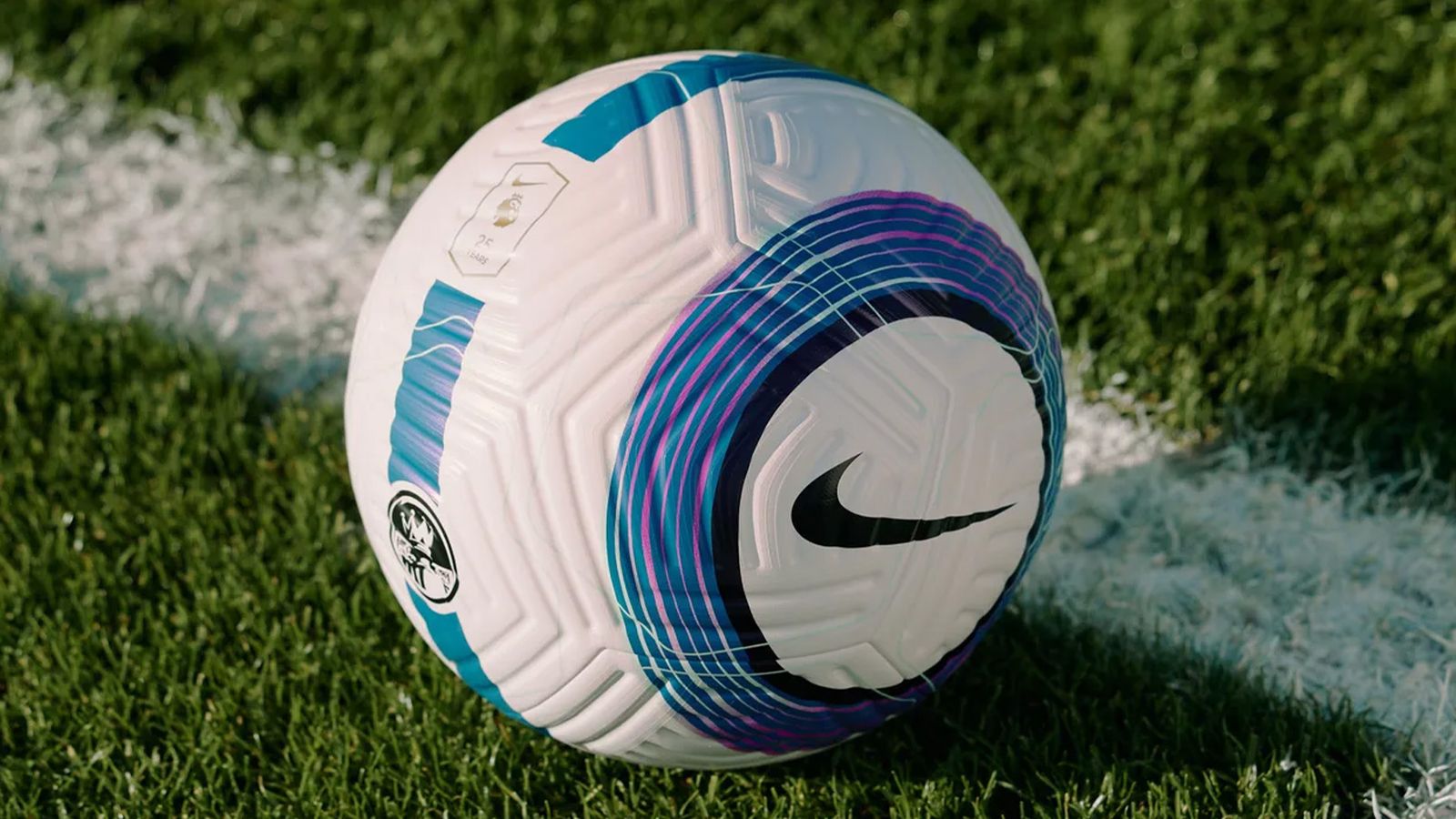 Nike dévoile un remake de son emblématique ballon de Premier League