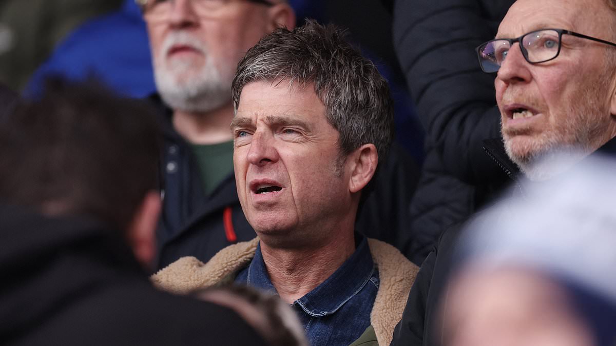 Noel Gallagher applaudit Man City lors de leur victoire 2-1