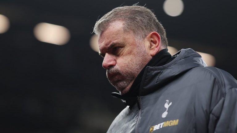 Postecoglou défend Tottenham face à la pression après la défaite