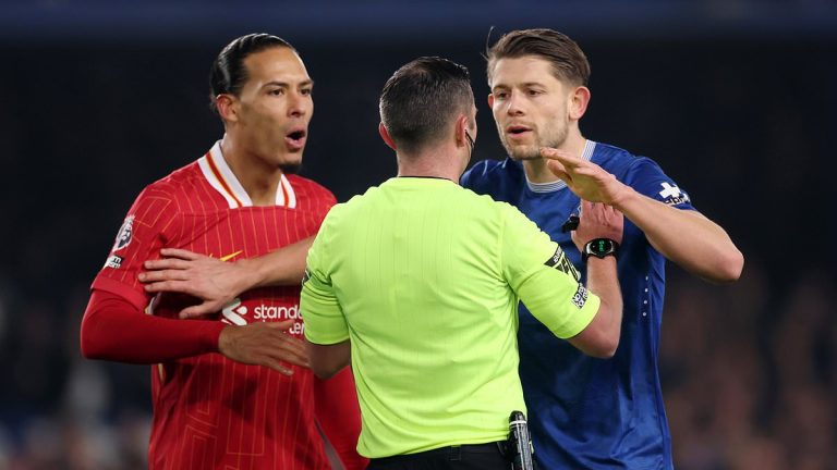 Van Dijk critique l-arbitre après la bagarre au Goodison Park