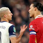 Van Dijk trolle Richarlison après son incident au Carabao Cup