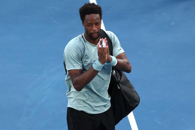 Gael Monfils, après son abandon face à Ben Shelton, en huitièmes de finale de l’Open d’Australie, le 20 janvier 2025, à Melbourne.