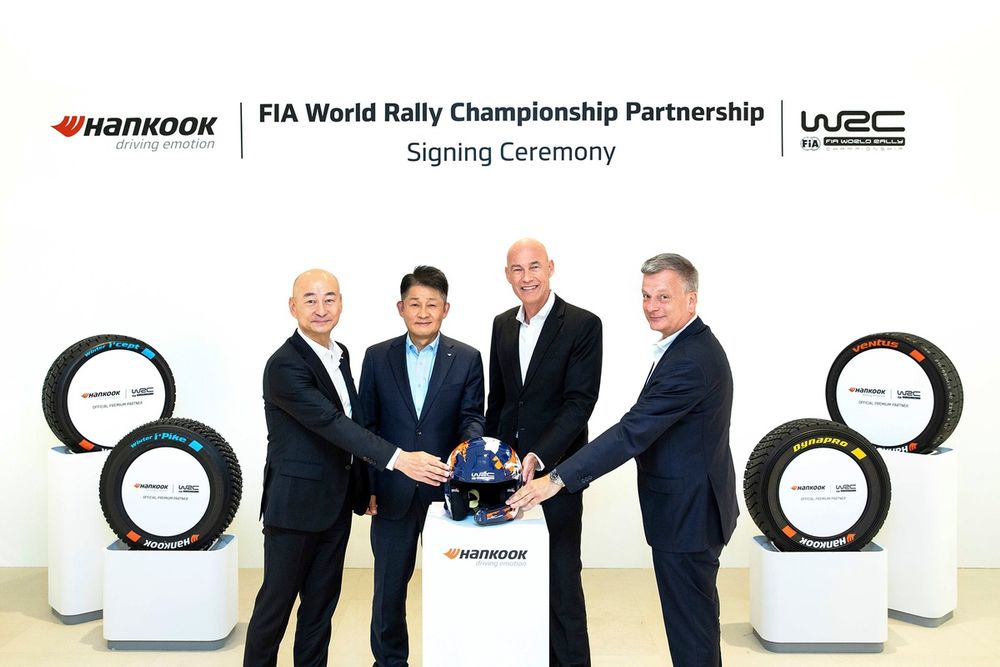 Hankook Tire Europe Président & COO Sanghoon Lee, Hankook Tire Vice Chairman & CEO Sooil Lee, WRC Promoter Managing Director Jona Siebel et WRC Promoter Senior Director Sport Peter Thul