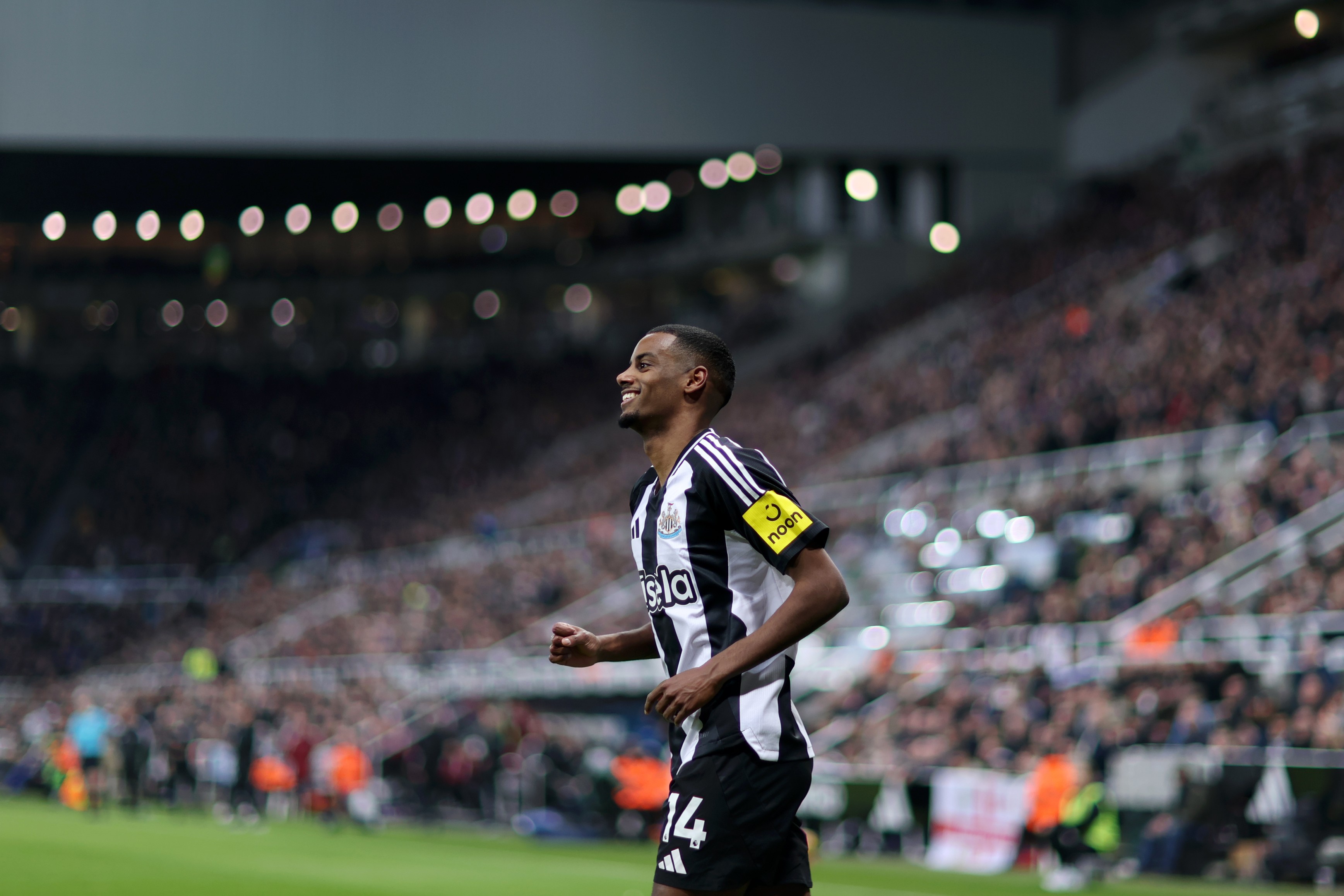 Alexander Isak of Newcastle United reacts during a Premier League match