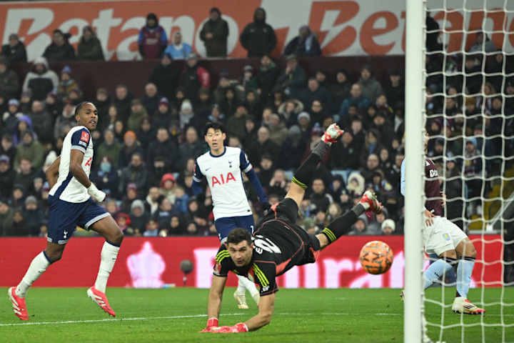 Mathys Tel a trouvé le chemin des filets avec Tottenham