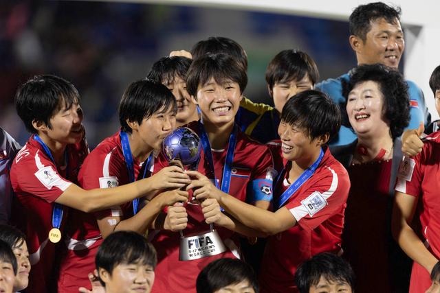 Les joueuses de la sélection de Corée du Nord célèbrent, le 3 novembre, à Santo Domingo, leur victoire à la Coupe du monde féminine des moins de 17 ans, qui s’est tenue en 2024 en République dominicaine.