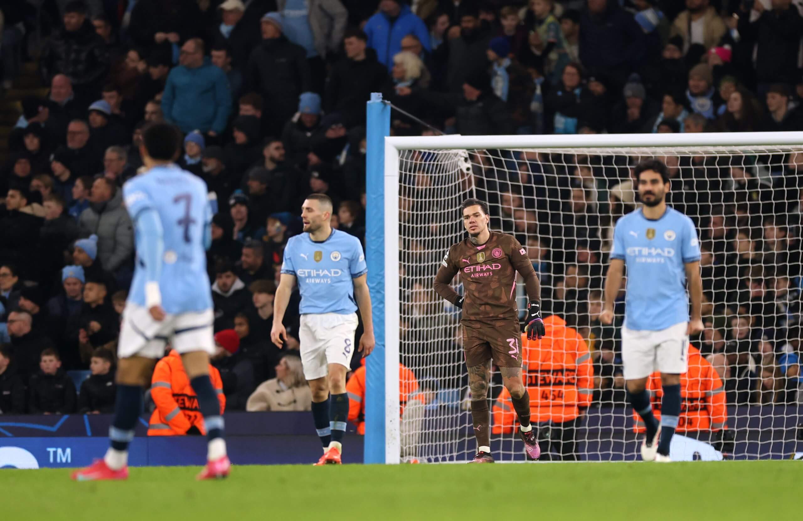 Real Madrid célèbre un but contre City