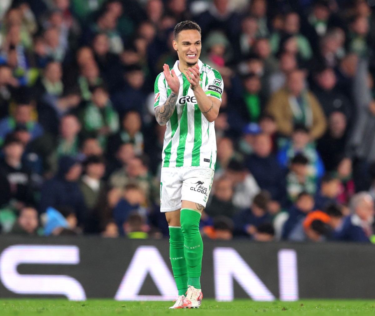 Antony en action pour Real Betis