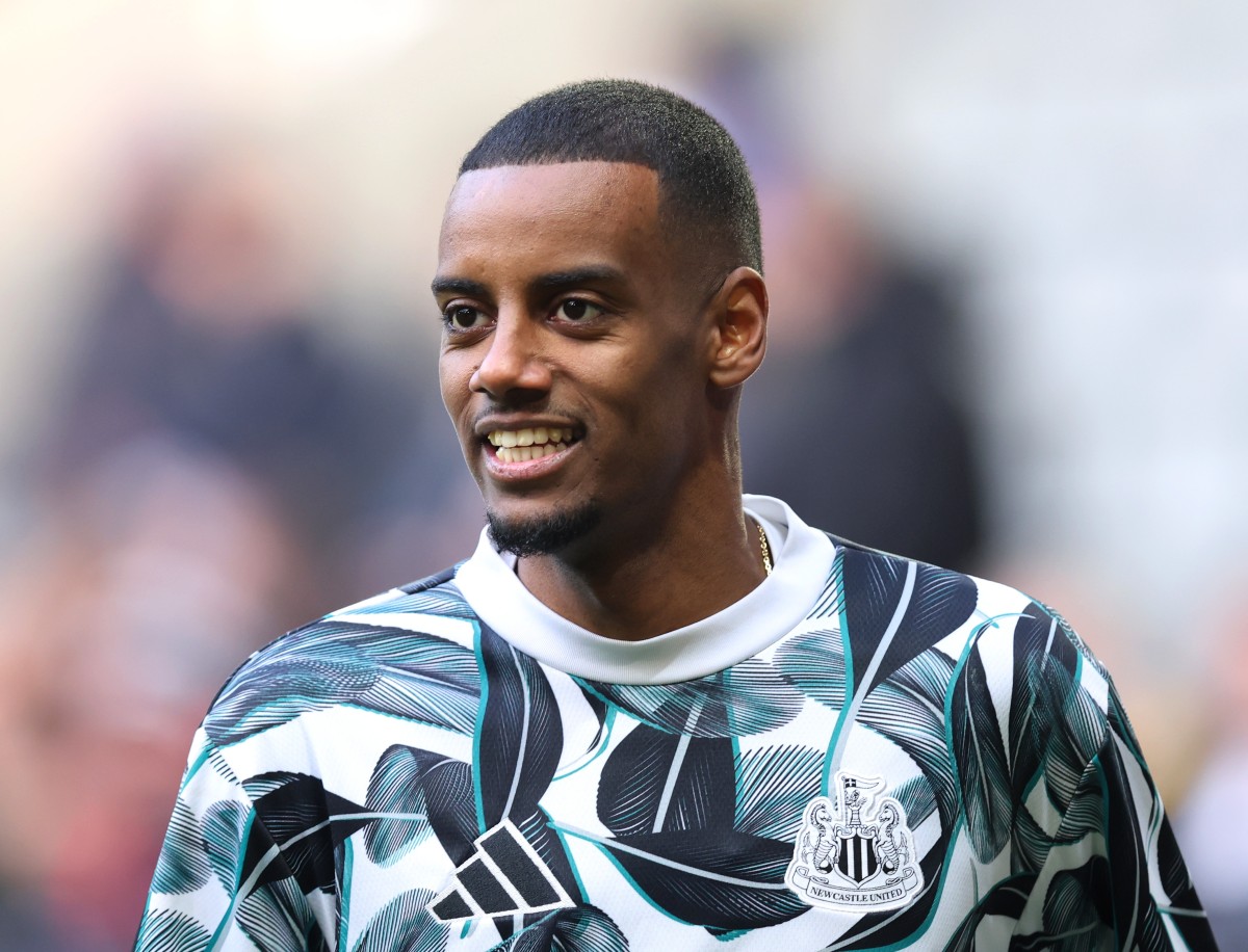 Alexander Isak s'échauffant pour Newcastle