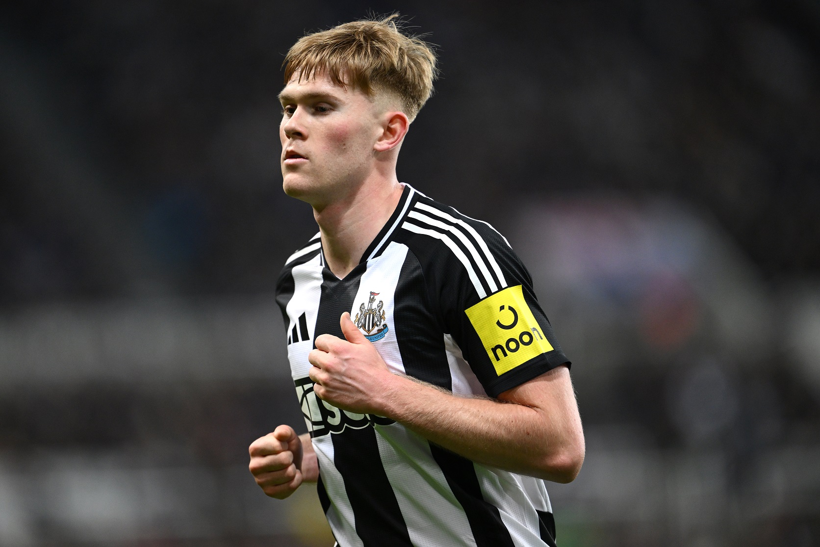 Lewis Hall, défenseur de Newcastle United