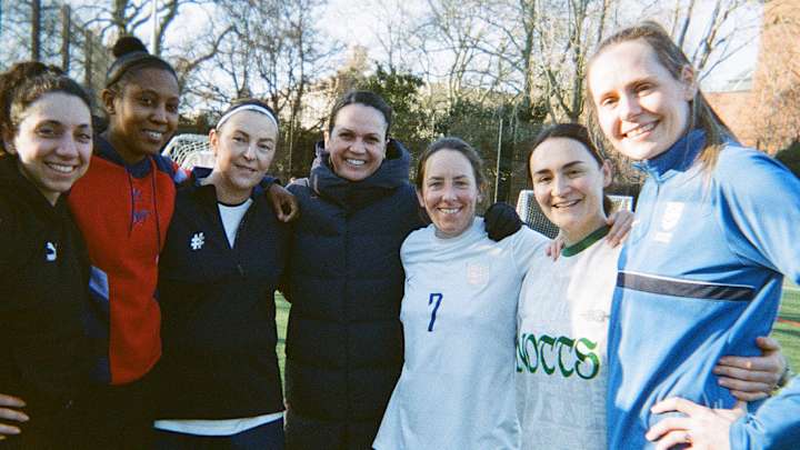 La campagne vise à débloquer des opportunités pour les femmes et les filles dans le football