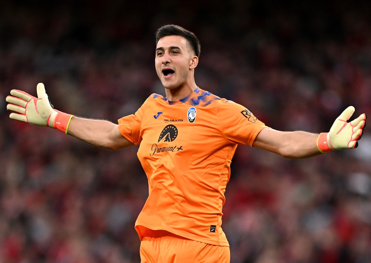 Juan Musso célèbre la victoire d'Atalanta en finale de la Ligue Europa contre Bayer Leverkusen