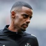 Alexander Isak forfait pour Newcastle contre Liverpool